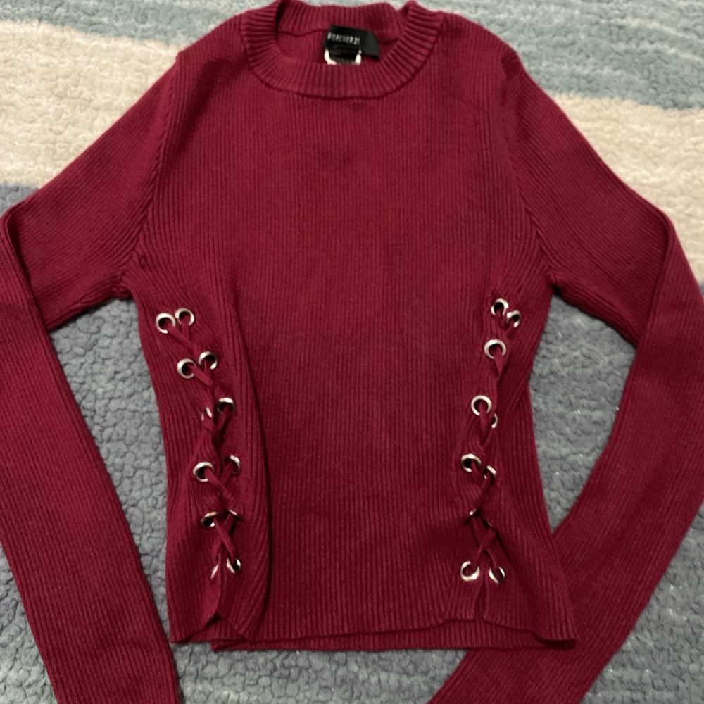 Chic burgundy, long sleeve crop top